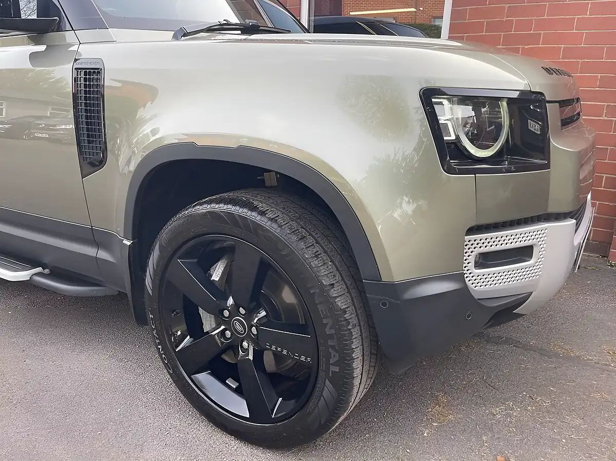 Used 2023 Land Rover Defender Se Green - Interior and Exterior details 5