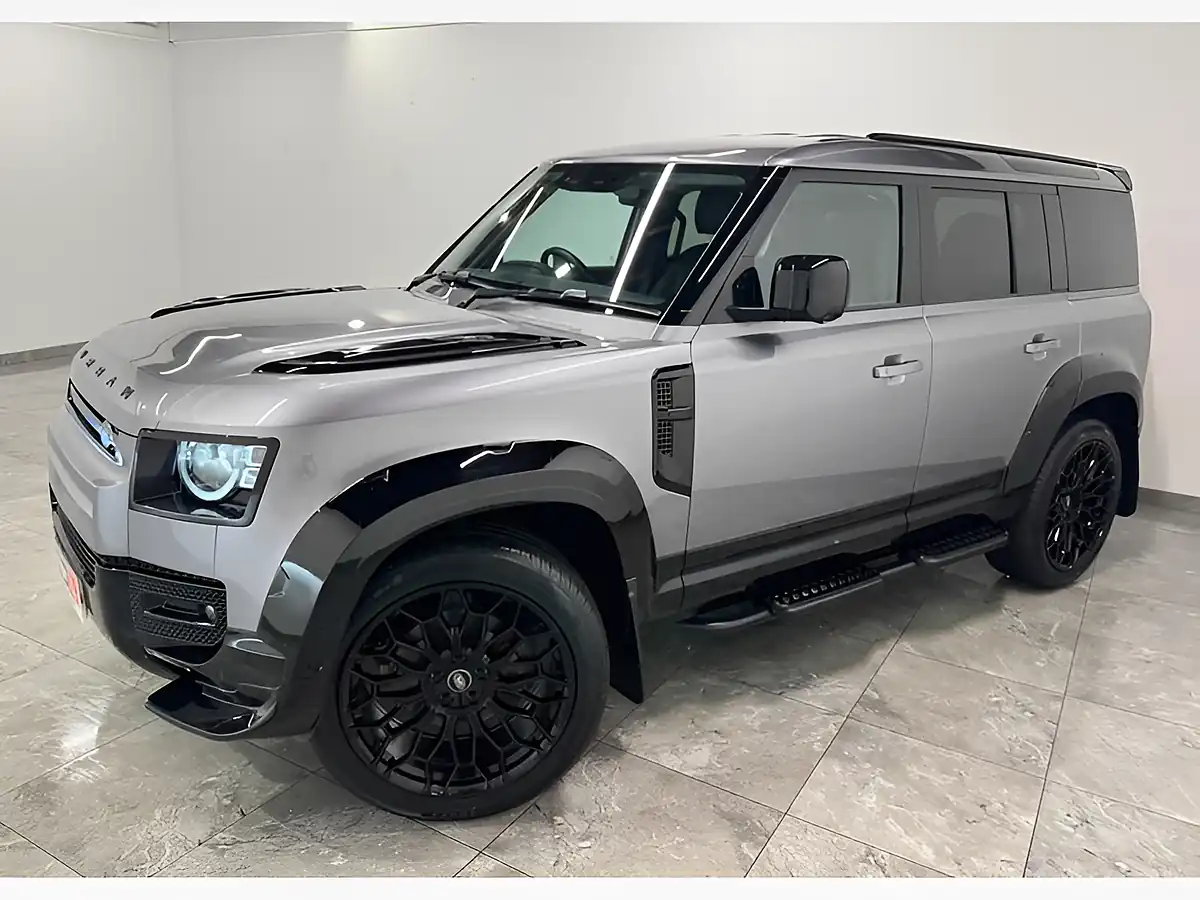 Used 2023 Land Rover Defender Se Hard Top Grey - Interior and Exterior details 4