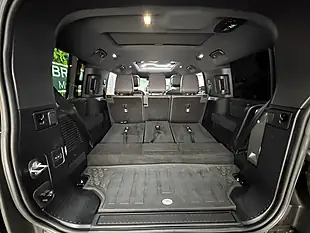 Used 2023 Land Rover Defender X-Dynamic Hse 130 Black - Interior and Exterior details 11