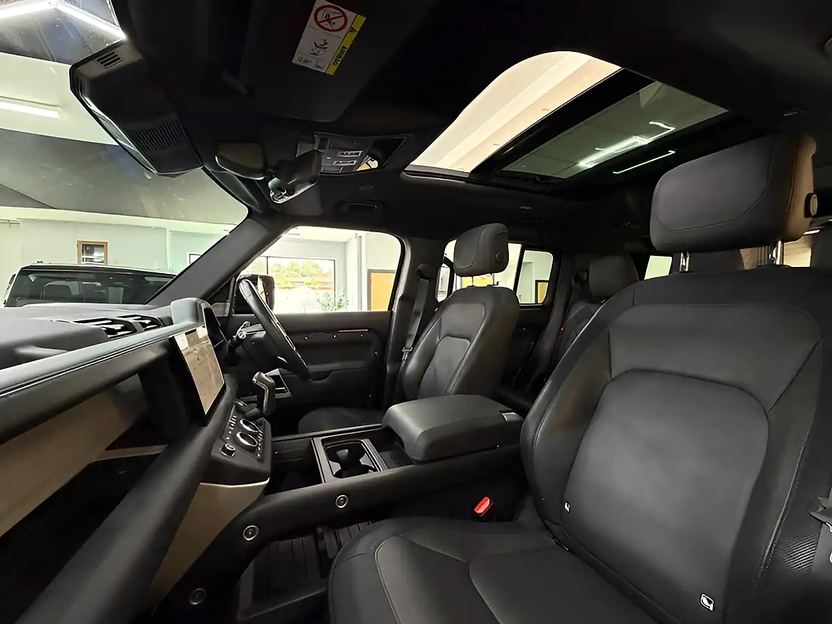 Used 2023 Land Rover Defender X-Dynamic Hse 130 Black - Interior and Exterior details 13