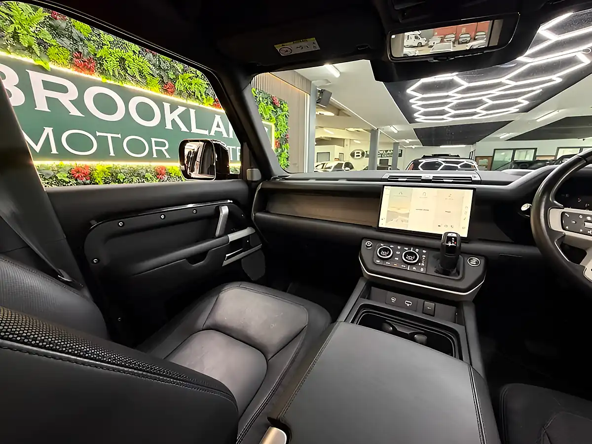 Used 2023 Land Rover Defender X-Dynamic Hse 130 Black - Interior and Exterior details 15