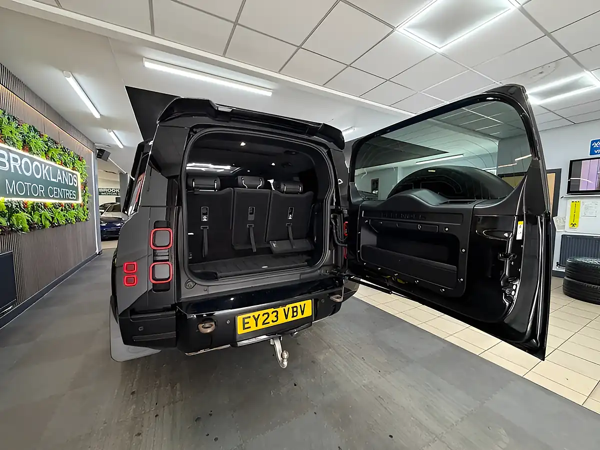 Used 2023 Land Rover Defender X-Dynamic Hse 130 Black - Interior and Exterior details 16