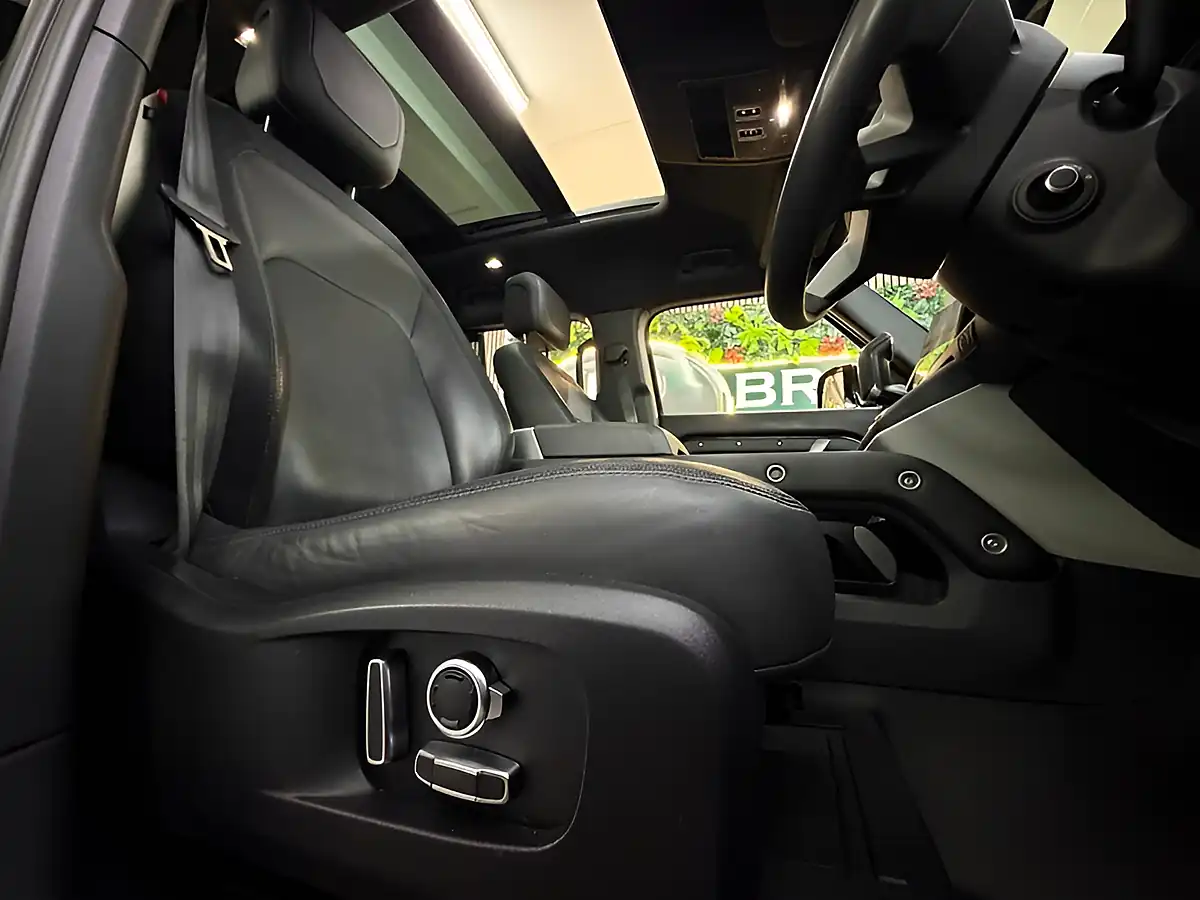 Used 2023 Land Rover Defender X-Dynamic Hse 130 Black - Interior and Exterior details 19