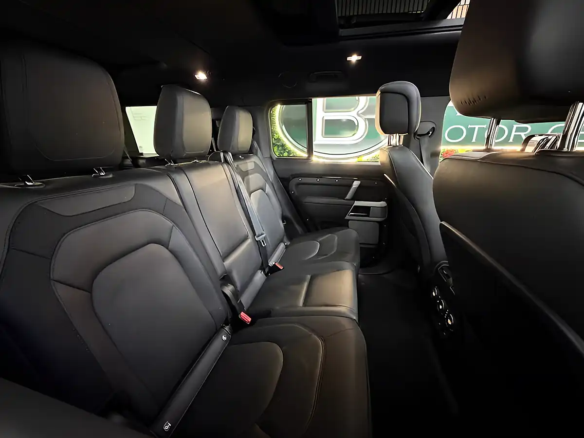 Used 2023 Land Rover Defender X-Dynamic Hse 130 Black - Interior and Exterior details 20