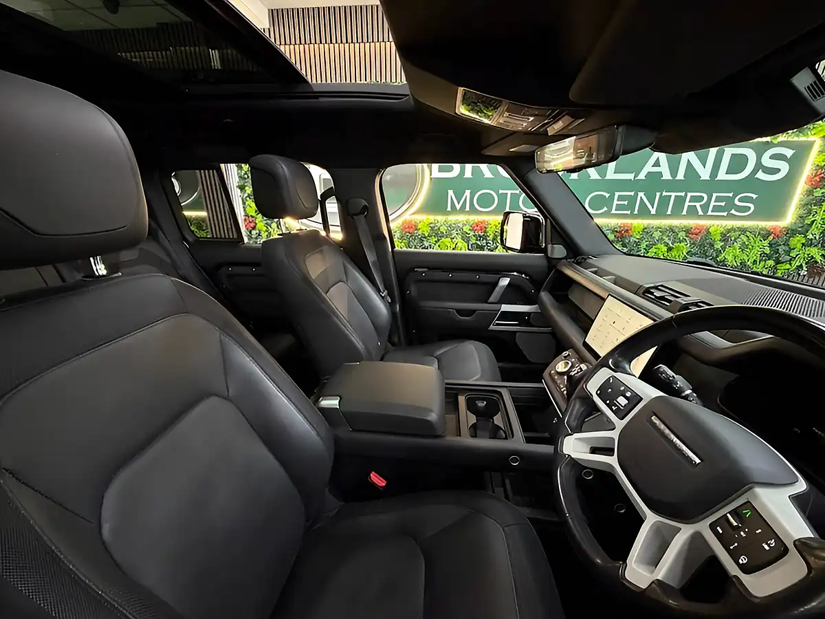 Used 2023 Land Rover Defender X-Dynamic Hse 130 Black - Interior and Exterior details 8