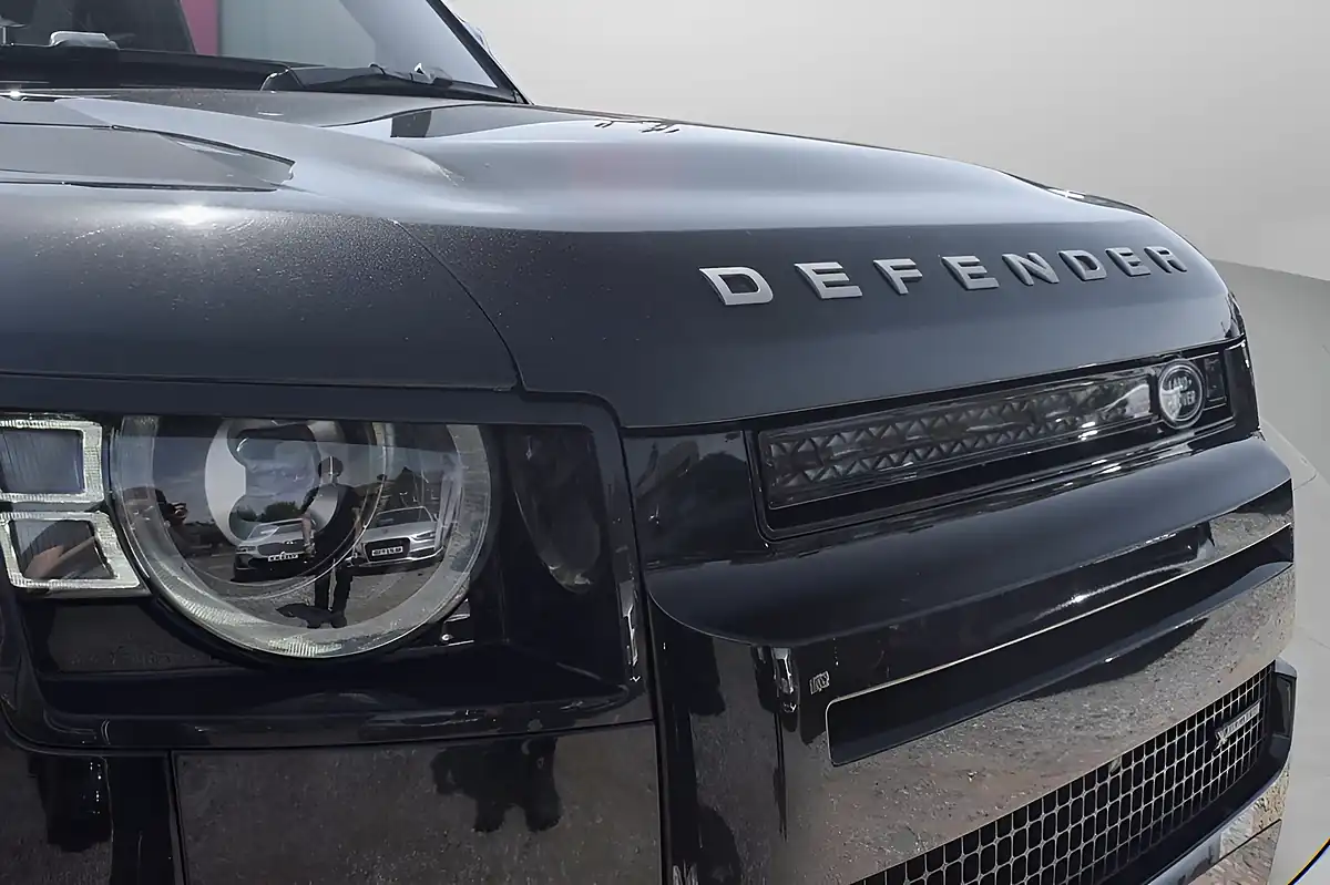 Used 2023 Land Rover Defender X-Dynamic Se Black - Interior and Exterior details 10
