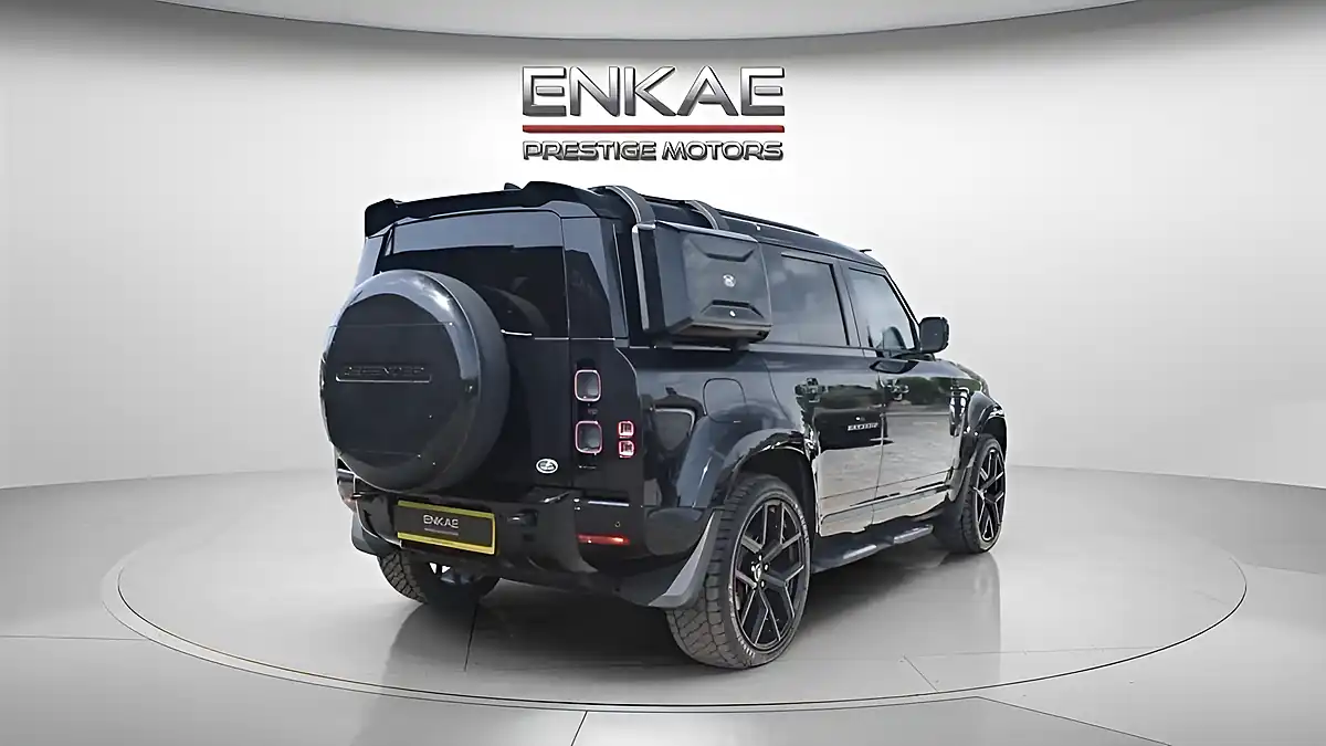 Used 2023 Land Rover Defender X-Dynamic Se Black - Interior and Exterior details 4