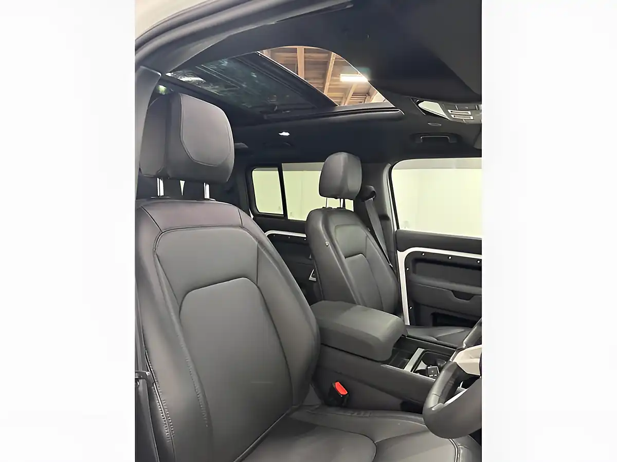 Used 2023 Land Rover Defender X-Dynamic Se White - Interior and Exterior details 9