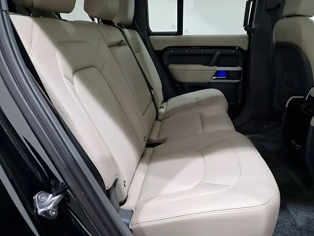 Used 2023 Land Rover Defender Xs Edition Black - Interior and Exterior details 13