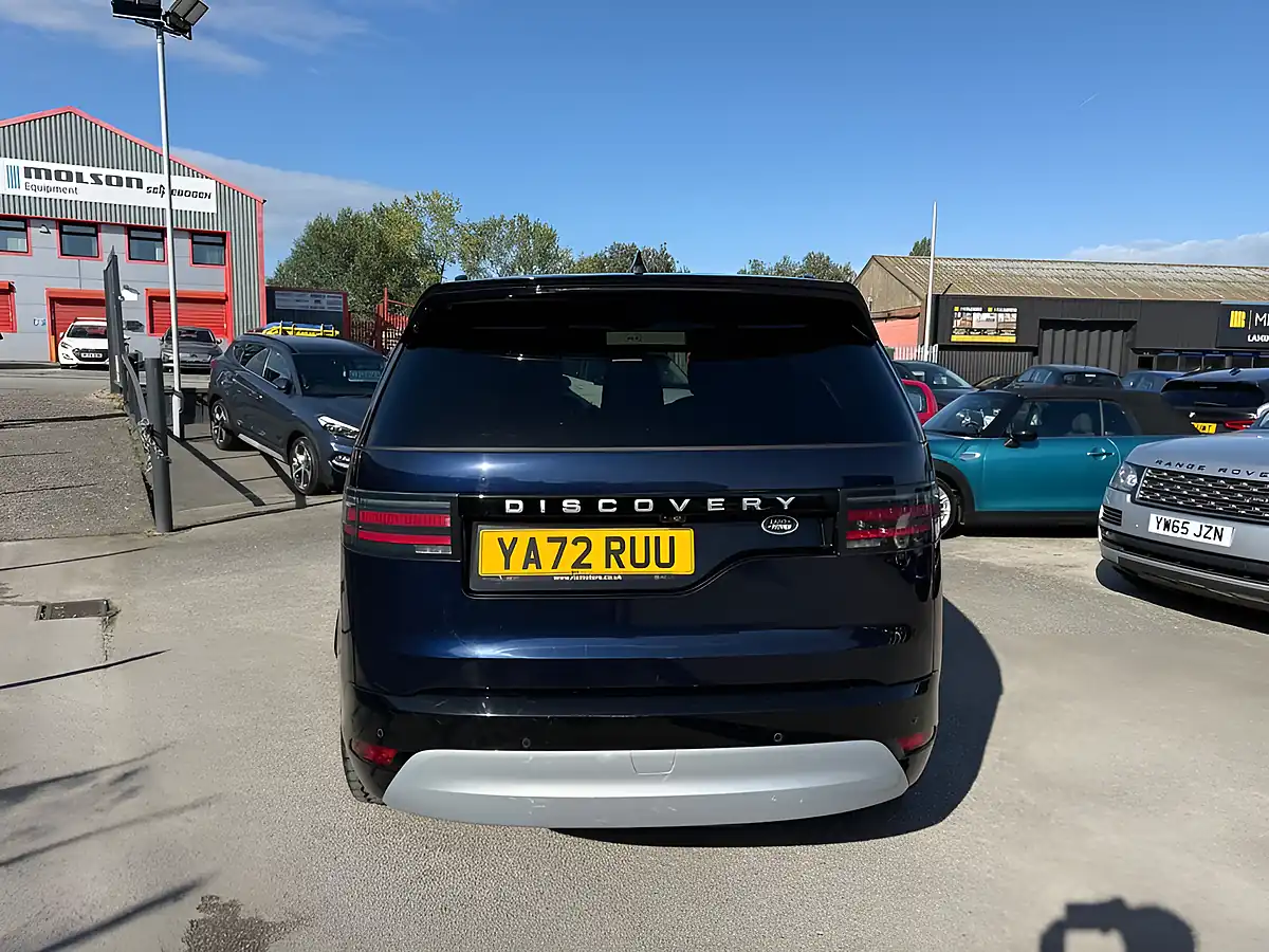 Used 2023 Land Rover Discovery 5 Metropolitan Edition Portofino Blue - Interior and Exterior details 6