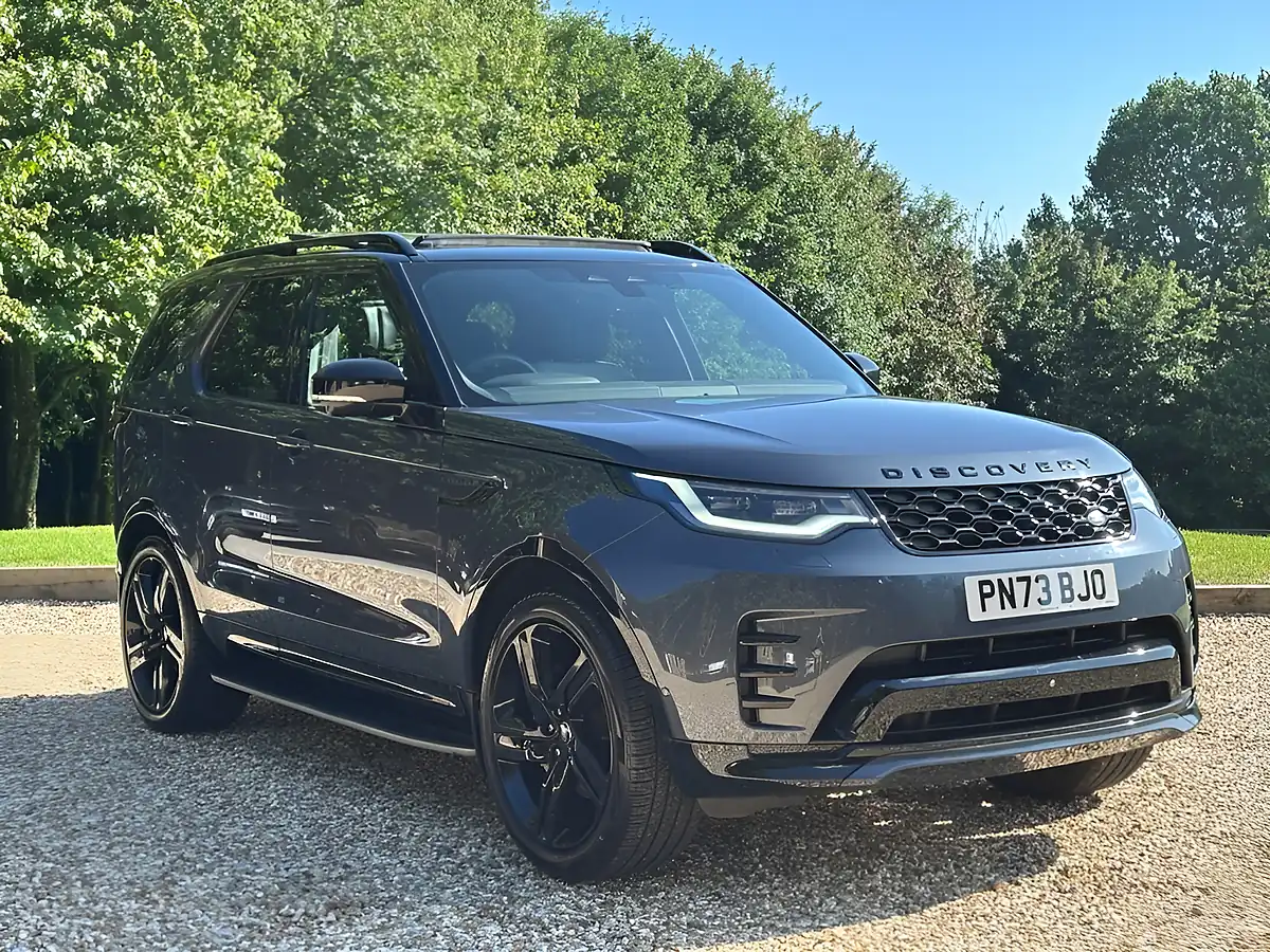 Used 2023 Land Rover Discovery Dynamic Hse Varesine Blue - Interior and Exterior details 20