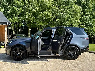 Used 2023 Land Rover Discovery Dynamic Hse Varesine Blue - Interior and Exterior details 5
