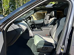 Used 2023 Land Rover Discovery Dynamic Hse Varesine Blue - Interior and Exterior details 6