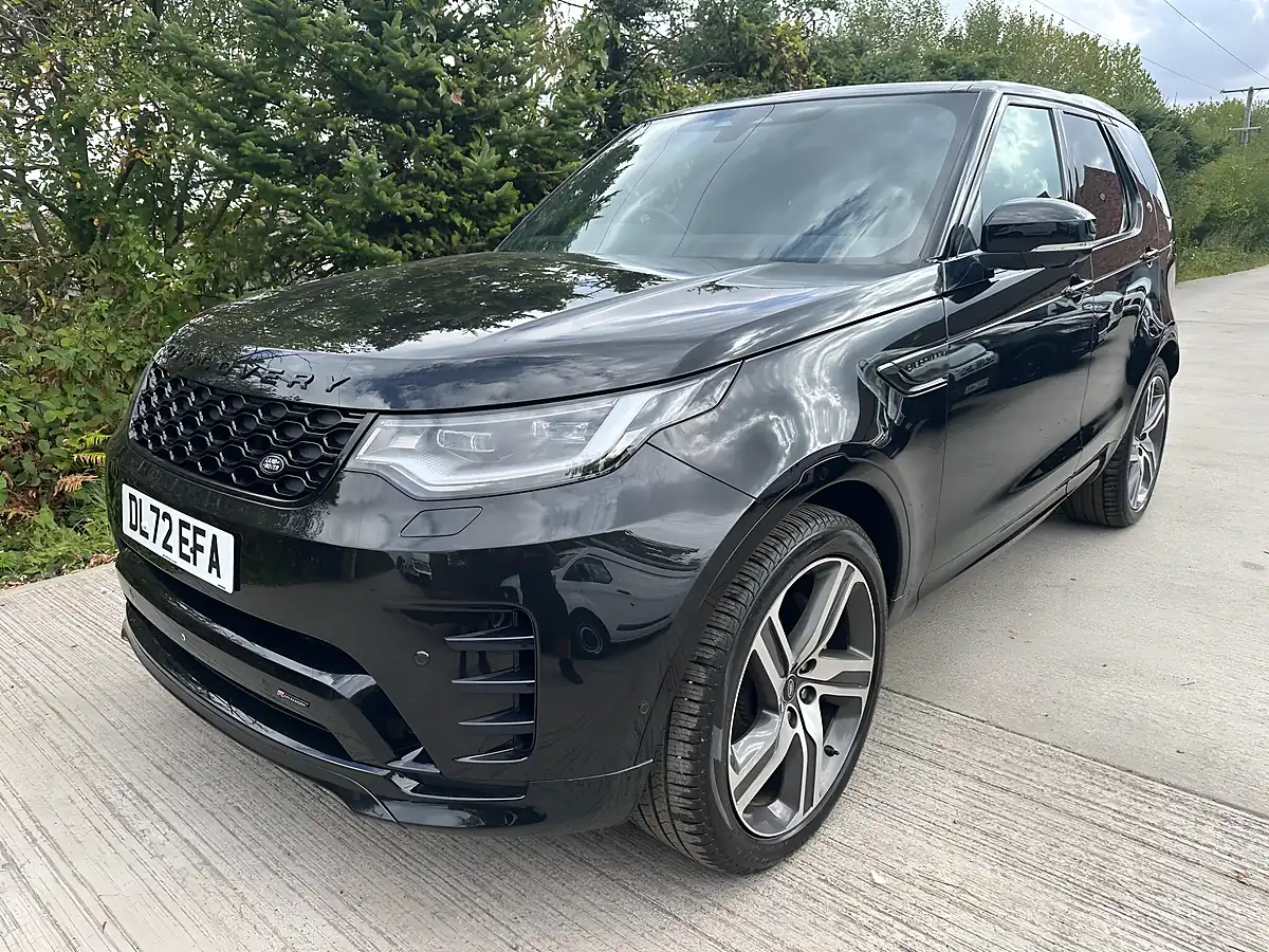 Used 2023 Land Rover Discovery - Front View