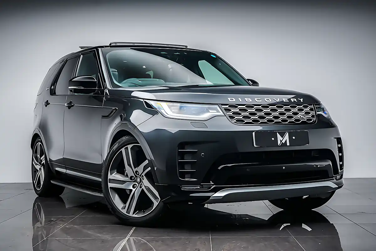 Used 2023 Land Rover Discovery Metropolitan Edition Carpathian Grey - Front View