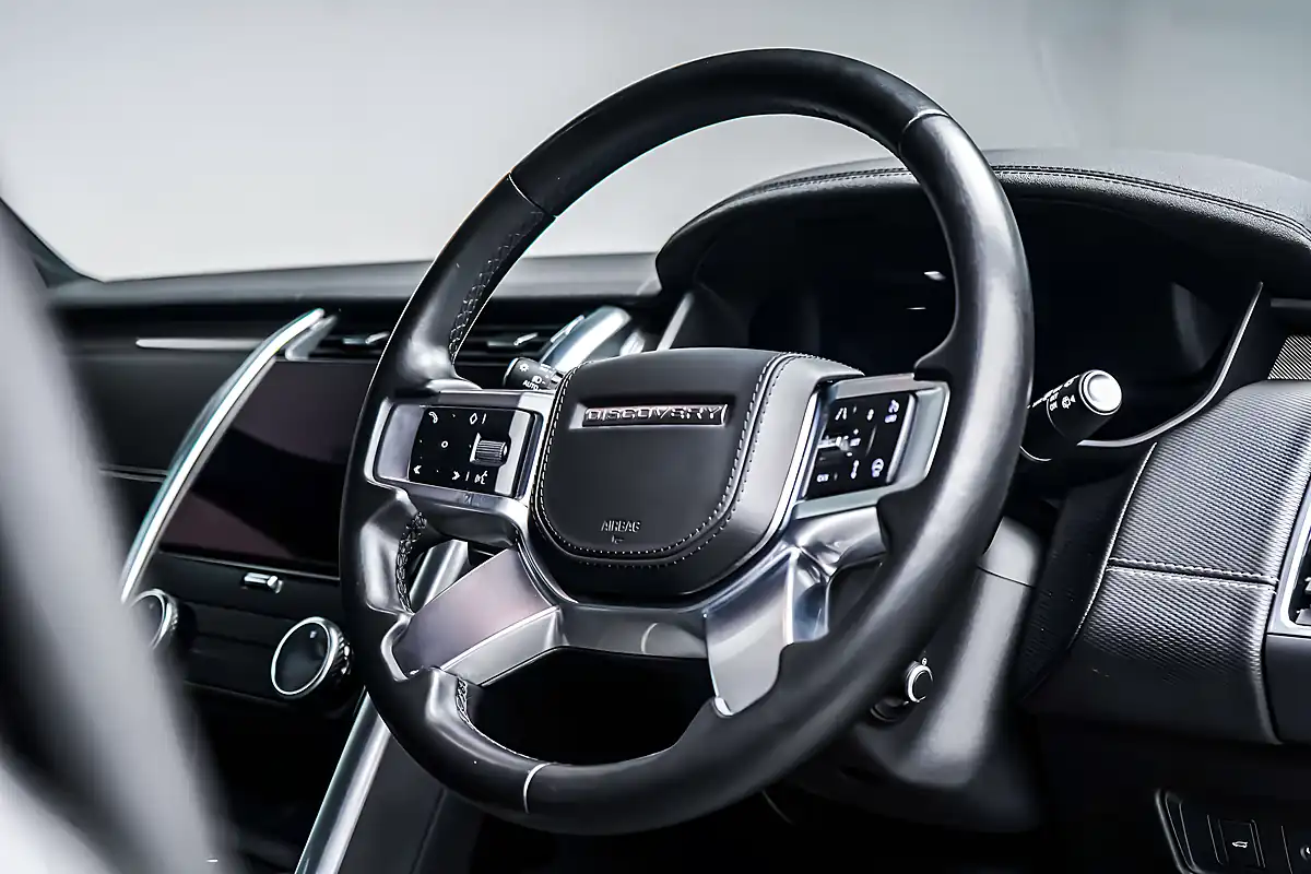 Used 2023 Land Rover Discovery Metropolitan Edition Carpathian Grey - Interior and Exterior details 18