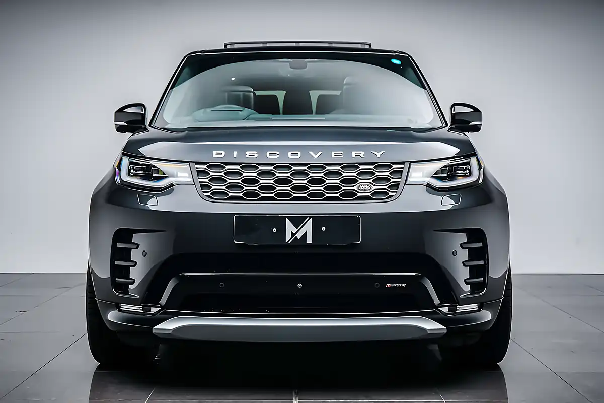 Used 2023 Land Rover Discovery Metropolitan Edition Carpathian Grey - Interior and Exterior details 2