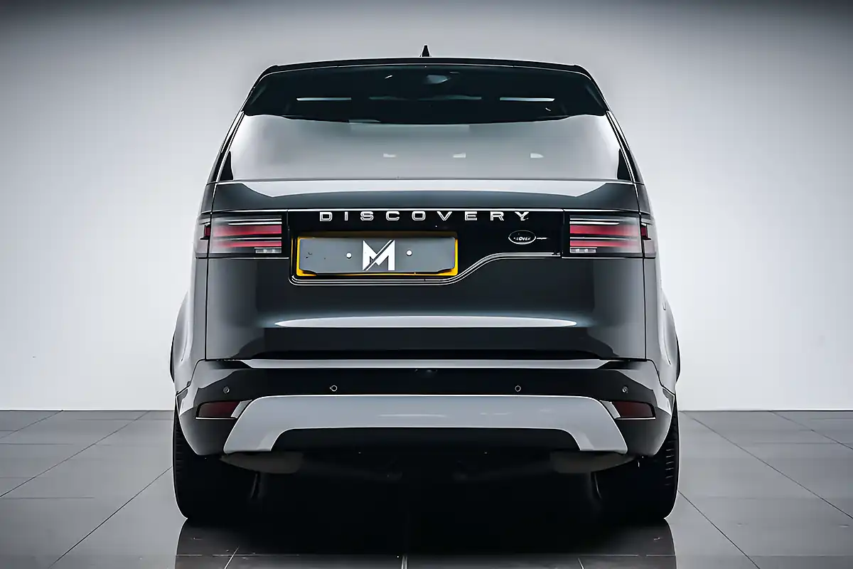 Used 2023 Land Rover Discovery Metropolitan Edition Carpathian Grey - Interior and Exterior details 4