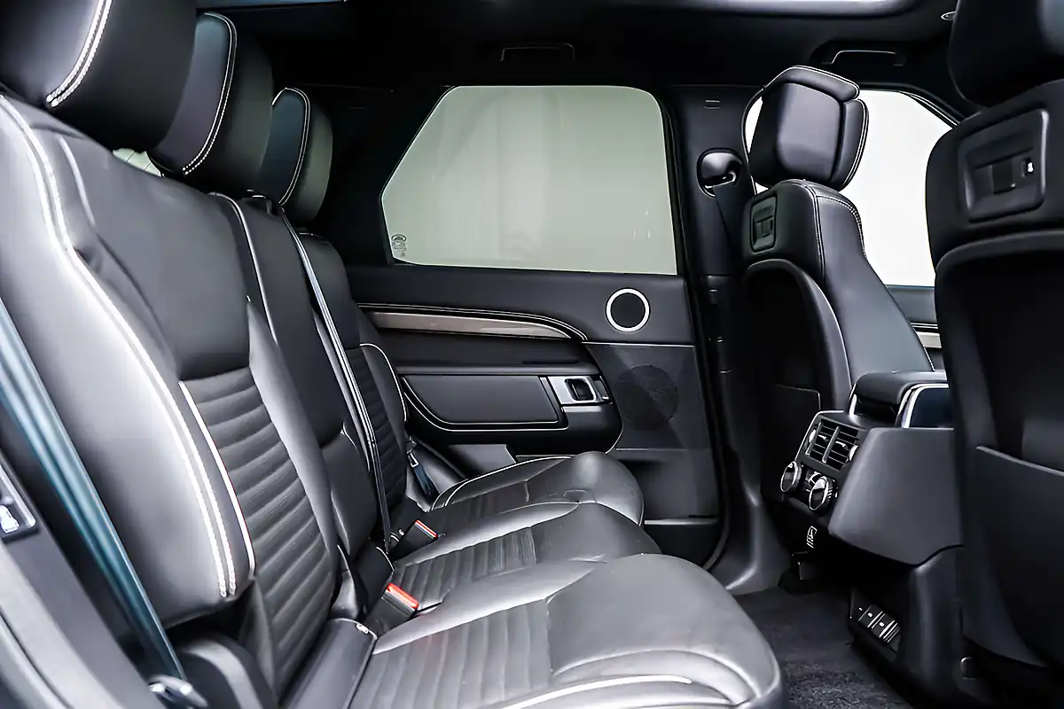 Used 2023 Land Rover Discovery Metropolitan Edition Carpathian Grey - Interior and Exterior details 8