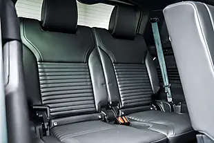 Used 2023 Land Rover Discovery Metropolitan Edition Carpathian Grey - Interior and Exterior details 9
