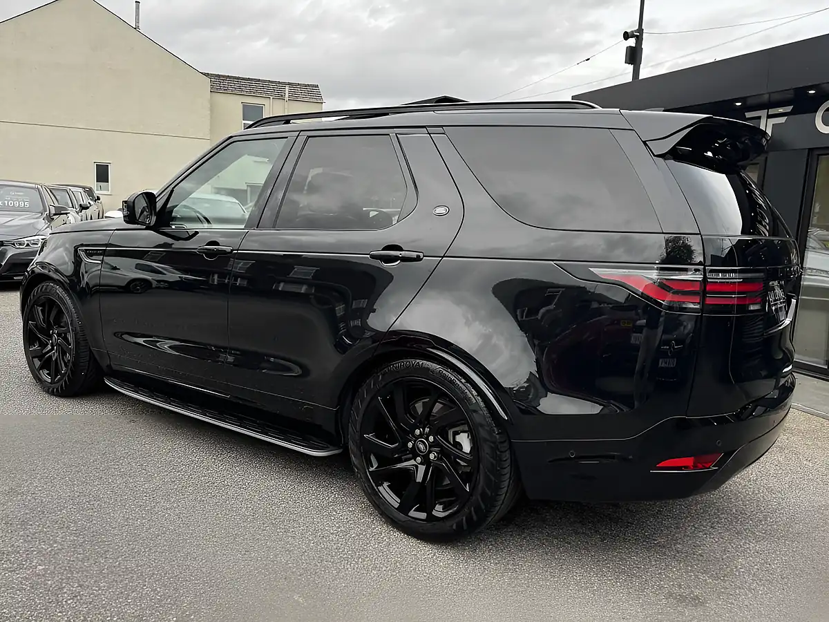 Used 2023 Land Rover Discovery R-Dynamic Hse Black - Interior and Exterior details 6