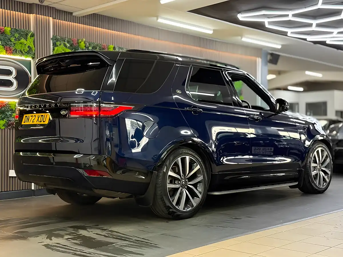 Used 2023 Land Rover Discovery R-Dynamic Se Blue - Interior and Exterior details 10
