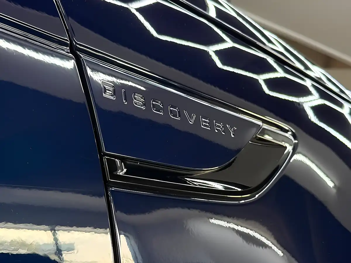 Used 2023 Land Rover Discovery R-Dynamic Se Blue - Interior and Exterior details 16
