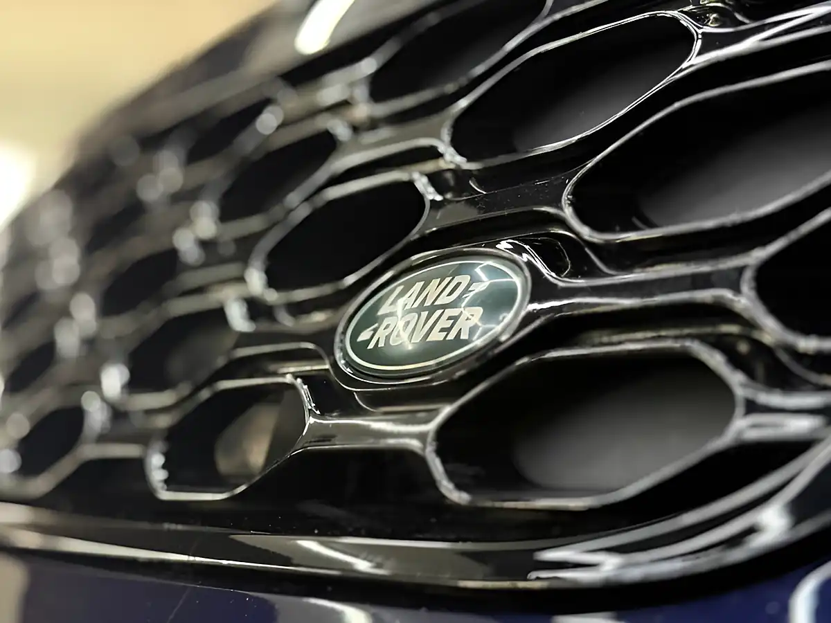 Used 2023 Land Rover Discovery R-Dynamic Se Blue - Interior and Exterior details 18