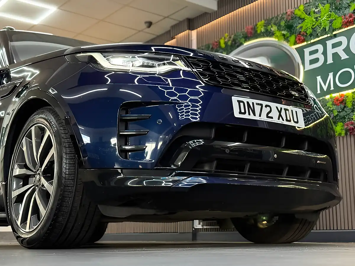 Used 2023 Land Rover Discovery R-Dynamic Se Blue - Interior and Exterior details 5