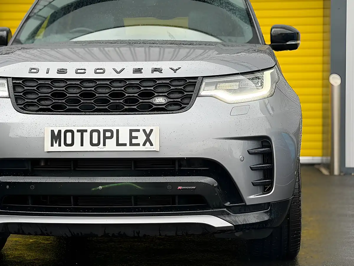 Used 2023 Land Rover Discovery R-Dynamic Se Grey - Interior and Exterior details 10