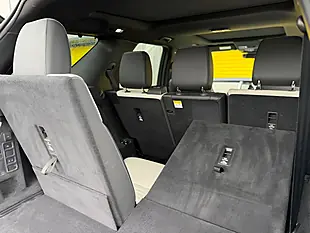 Used 2023 Land Rover Discovery R-Dynamic Se Grey - Interior and Exterior details 15
