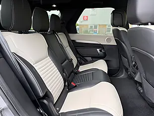 Used 2023 Land Rover Discovery R-Dynamic Se Grey - Interior and Exterior details 16