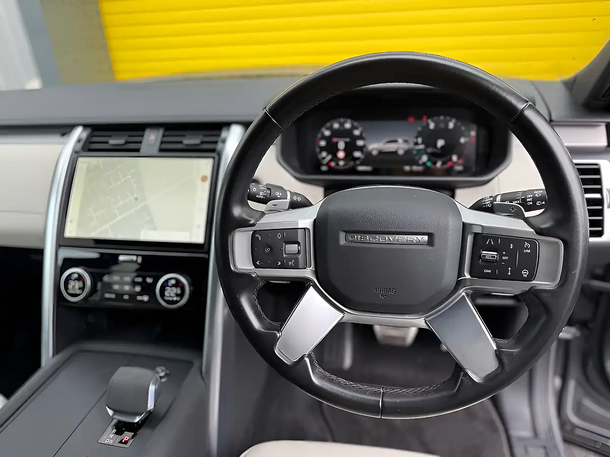 Used 2023 Land Rover Discovery R-Dynamic Se Grey - Interior and Exterior details 2