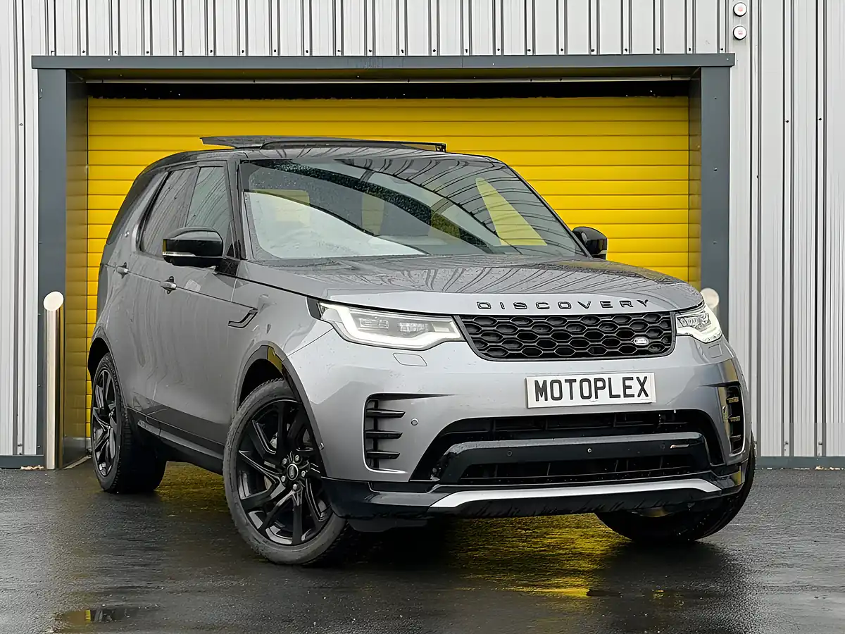 Used 2023 Land Rover Discovery R-Dynamic Se Grey - Interior and Exterior details 3