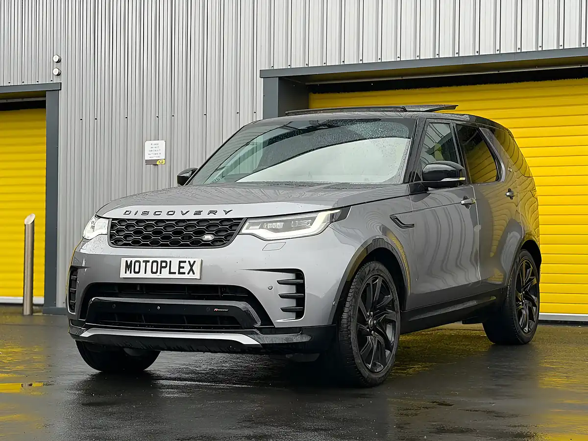Used 2023 Land Rover Discovery R-Dynamic Se Grey - Interior and Exterior details 5