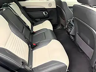 Used 2023 Land Rover Discovery R-Dynamic Se Lantau Bronze - Interior and Exterior details 11