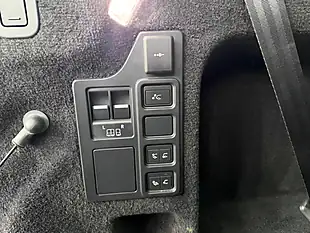 Used 2023 Land Rover Discovery R-Dynamic Se Lantau Bronze - Interior and Exterior details 14