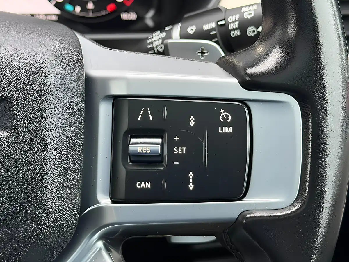 Used 2023 Land Rover Discovery R-Dynamic Se Lantau Bronze - Interior and Exterior details 18