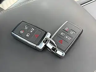Used 2023 Land Rover Discovery R-Dynamic Se Lantau Bronze - Interior and Exterior details 19