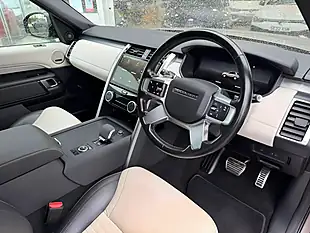 Used 2023 Land Rover Discovery R-Dynamic Se Lantau Bronze - Interior and Exterior details 4
