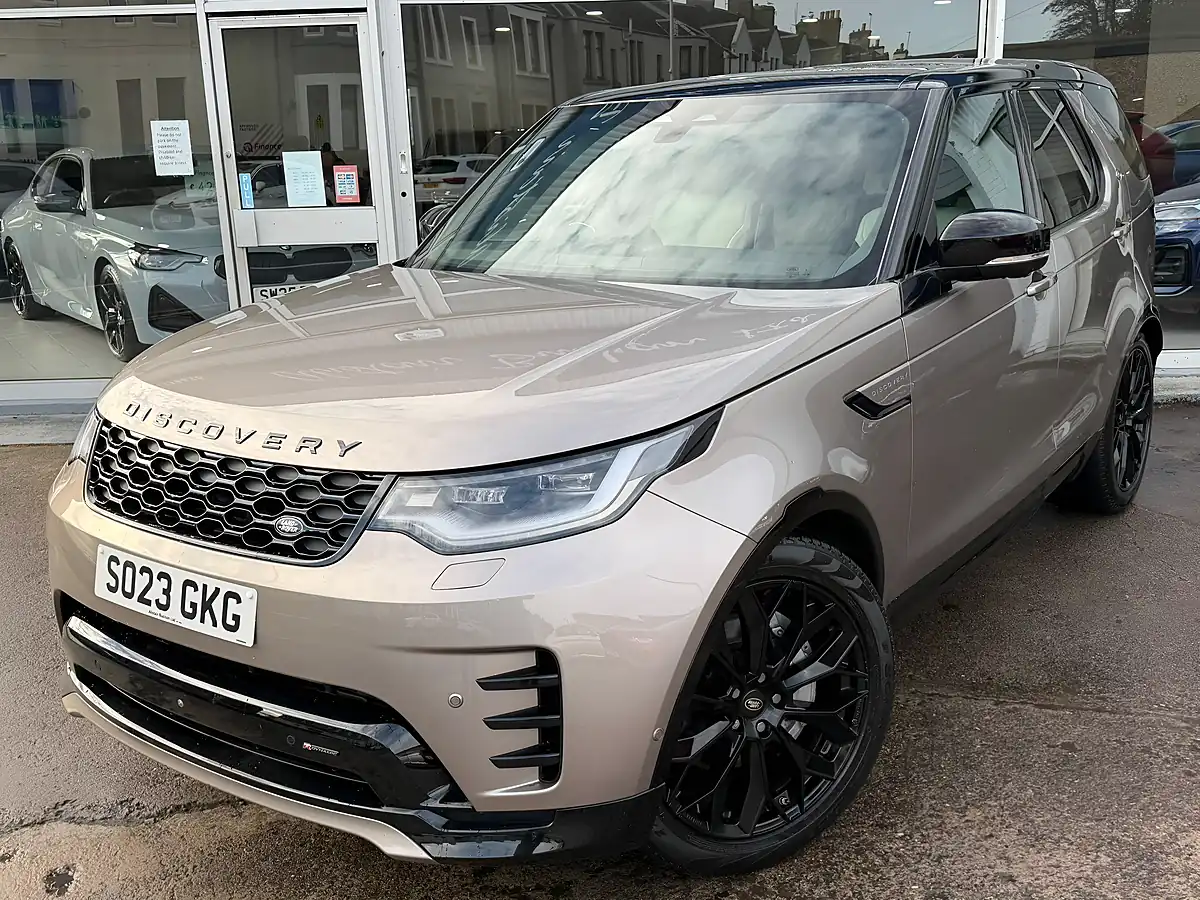 Used 2023 Land Rover Discovery R-Dynamic Se Lantau Bronze - Interior and Exterior details 5