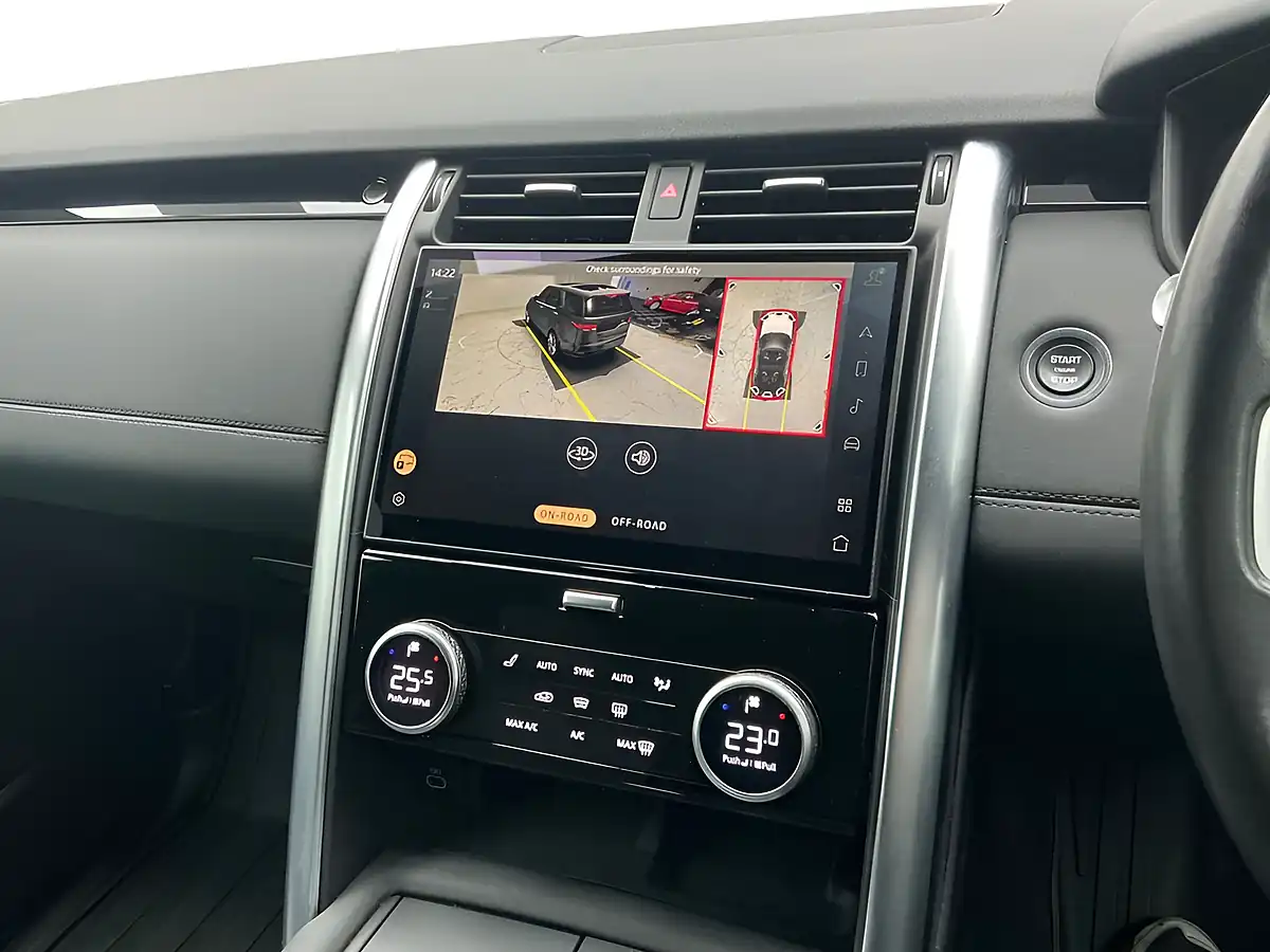 Used 2023 Land Rover Discovery Se Silver - Interior and Exterior details 14