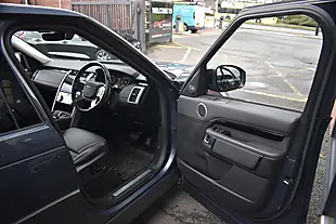 Used 2023 Land Rover Discovery Se Varesine Blue - Interior and Exterior details 12