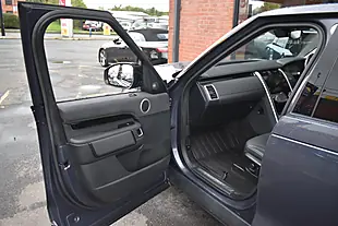 Used 2023 Land Rover Discovery Se Varesine Blue - Interior and Exterior details 15