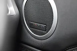 Used 2023 Land Rover Discovery Se Varesine Blue - Interior and Exterior details 16