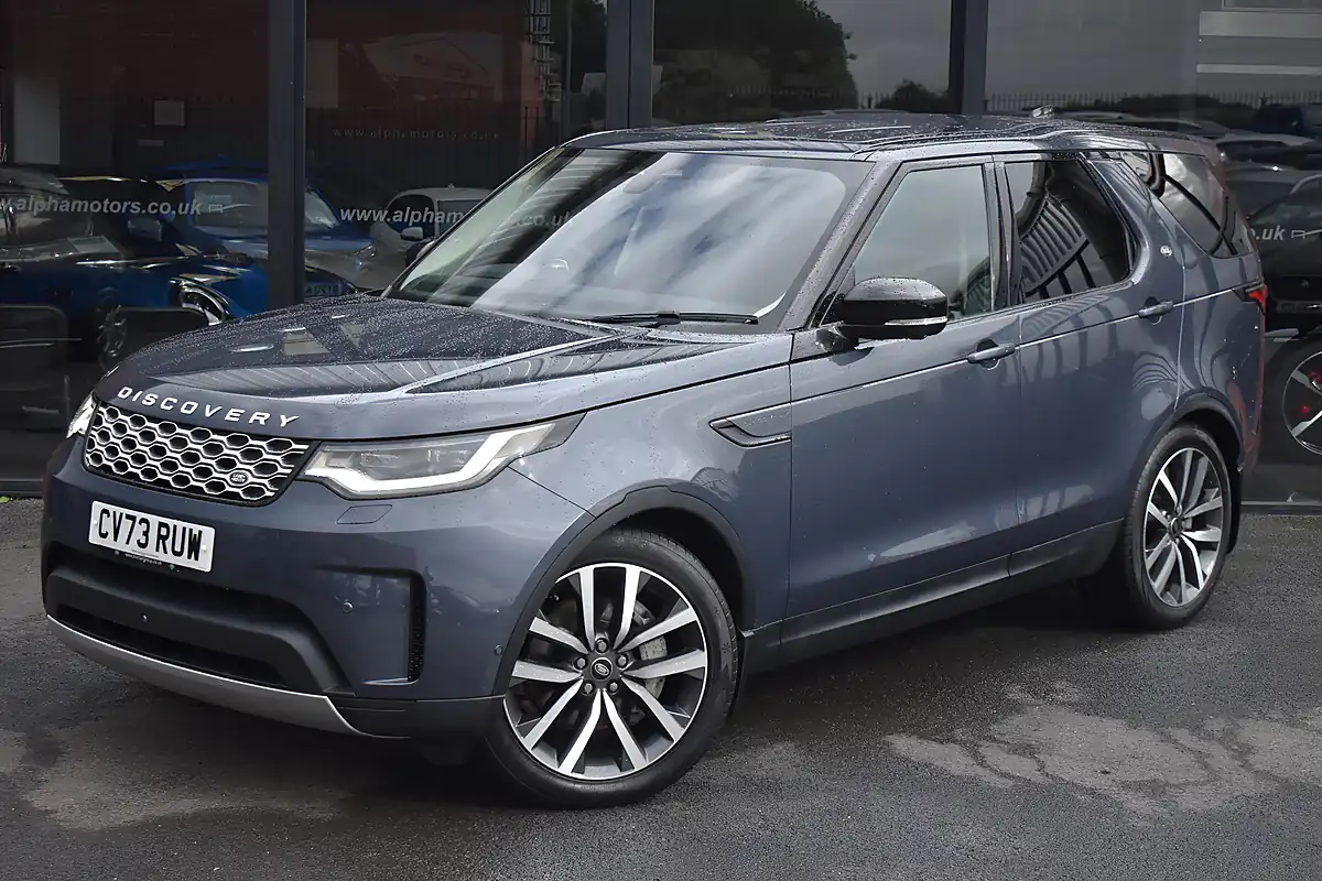 Used 2023 Land Rover Discovery Se Varesine Blue - Interior and Exterior details 4