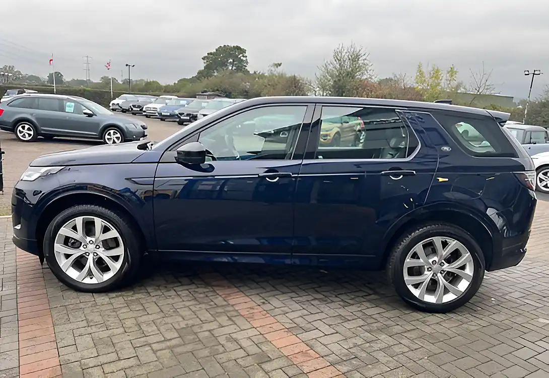 Used 2023 Land Rover Discovery Sport Urban Edition Portofino Blue - Interior and Exterior details 9