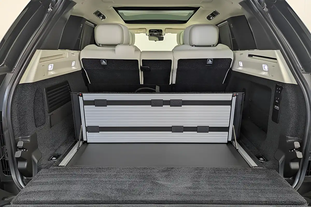 Used 2023 Land Rover Range Rover Autobiography Carpathian Grey - Interior and Exterior details 13