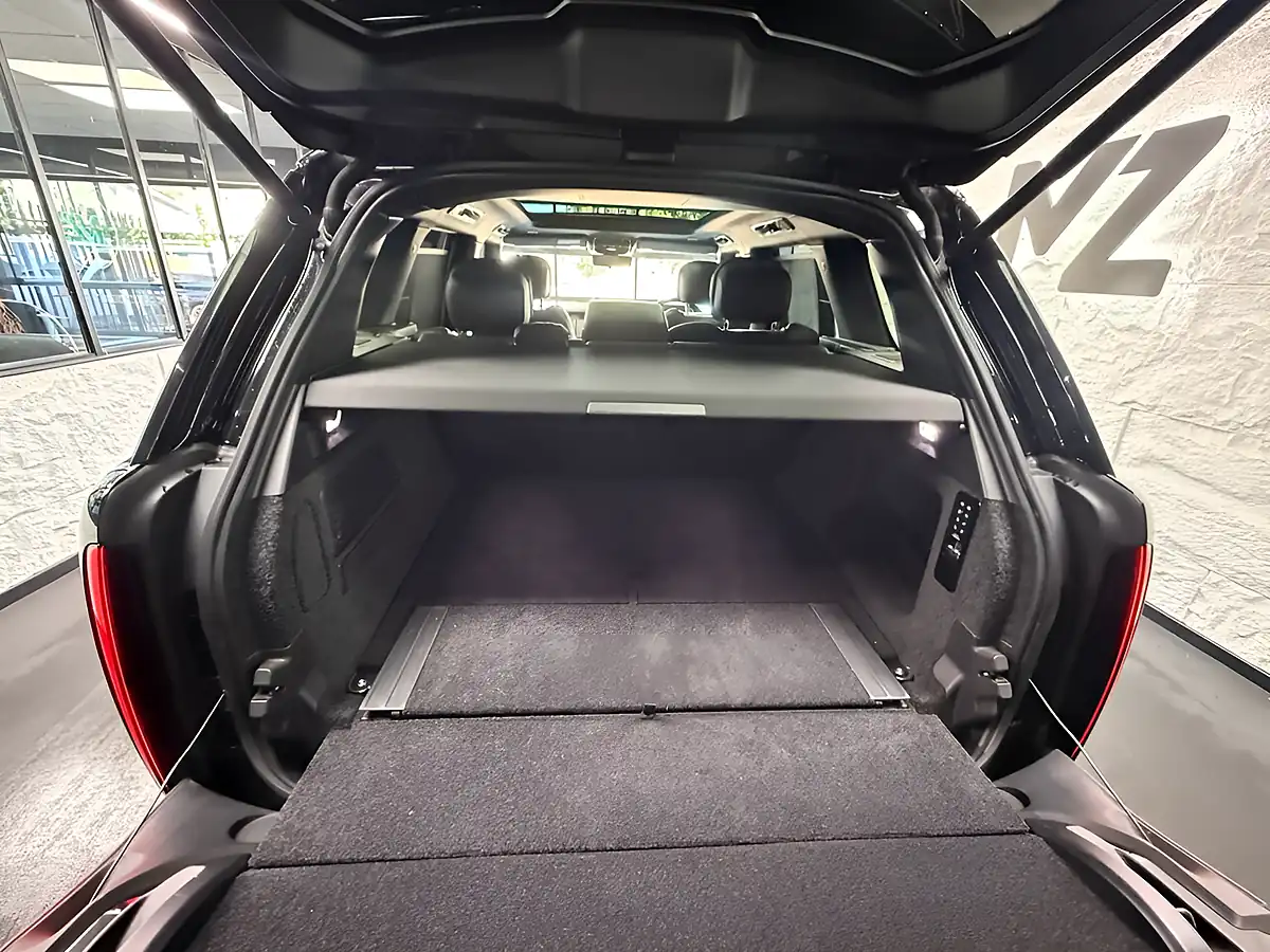 Used 2023 Land Rover Range Rover Autobiography Santorini Black - Interior and Exterior details 16