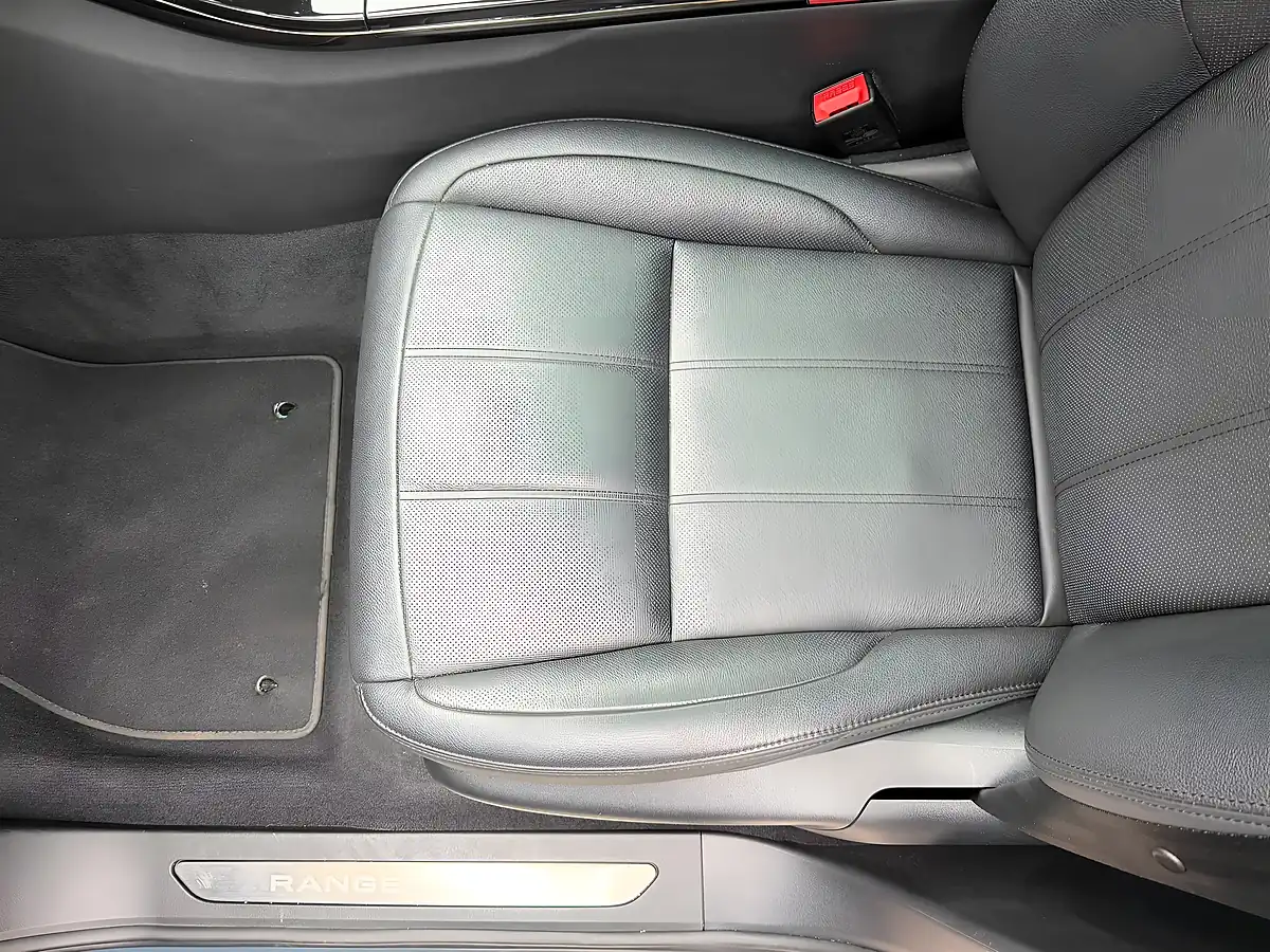 Used 2023 Land Rover Range Rover Evoque Dynamic Se Blue - Interior and Exterior details 19